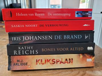 Lekker lezen op vakantie? Diverse thrillers te koop! beschikbaar voor biedingen