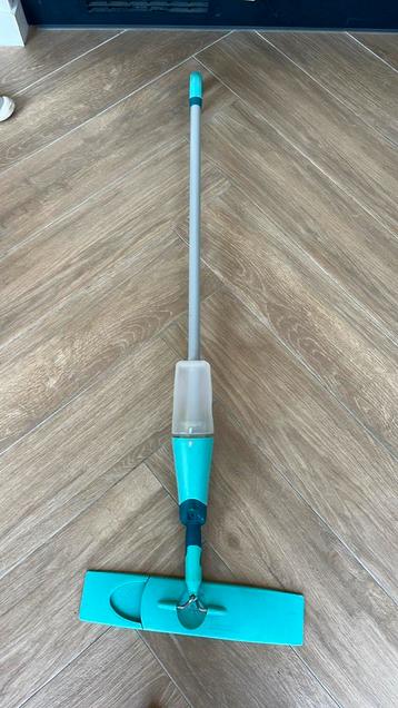 Swiffer met spuit en reservoir beschikbaar voor biedingen