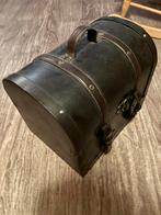 Decoratief koffertje - 40x25x30 cm, Huis en Inrichting, Woonaccessoires | Kisten, Ophalen of Verzenden, Gebruikt, Metaal, Minder dan 50 cm