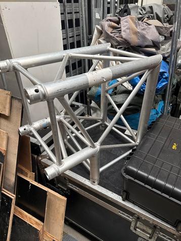 Prolyte H40V-C003 90 graden hoek - bijna nooit gebruikt. beschikbaar voor biedingen