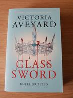 Glass Sword - Victoria Aveyard, Boeken, Ophalen of Verzenden, Zo goed als nieuw, Victoria Aveyard