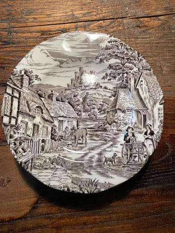 Wedgewood old english village gebakset beschikbaar voor biedingen