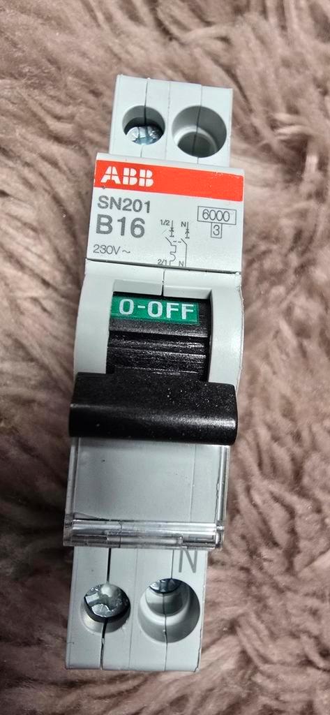 Abb componenten nieuw en div, Doe-het-zelf en Verbouw, Elektra en Kabels, Zo goed als nieuw, Overige typen, Ophalen of Verzenden