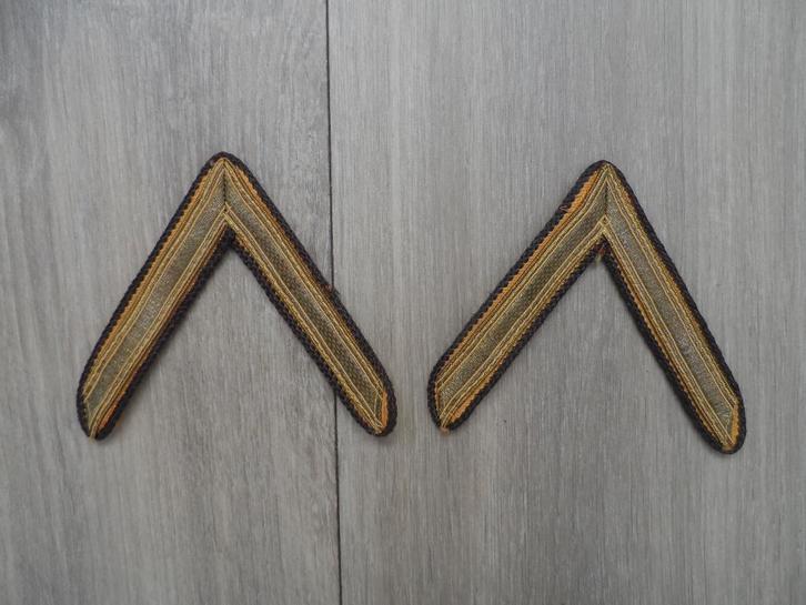 Rangonderscheidingsteken sergeant mouw jas DT nwst, Verzamelen, Militaria | Algemeen, Landmacht, Embleem of Badge, Nederland, Ophalen of Verzenden