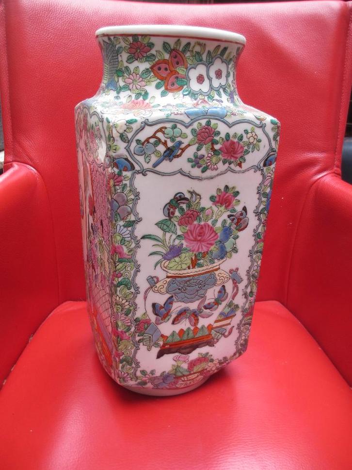 Chinees porceleinen Vaas rijk gedecoreerd famille rose 37cm, Antiek en Kunst, Antiek | Porselein, Ophalen of Verzenden