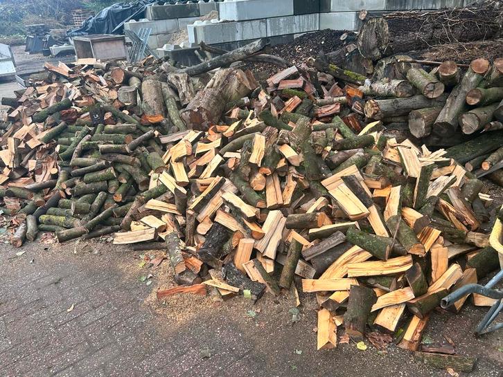 Droog Haardhout, brandhout, kachelhout Mix - Gekloofd. €125, Tuin en Terras, Haardhout, Blokken, Overige houtsoorten, 6 m³ of meer