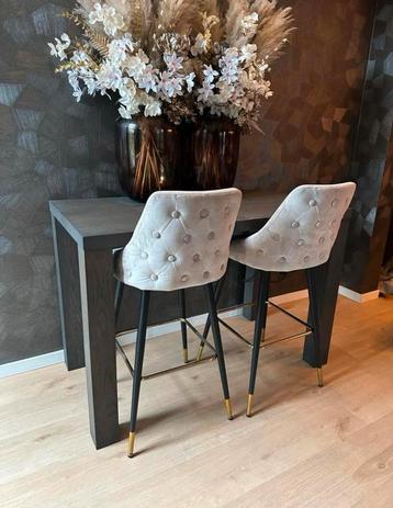 Richmond Interiors Barkrukken + Tafel beschikbaar voor biedingen