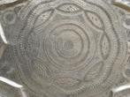Grote Oosterse schaal 75cm doorsnee kleur zilver Vaste prijs, Antiek en Kunst, Antiek | Schalen, Ophalen