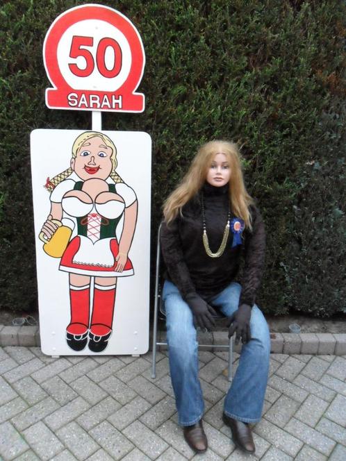 Sarah 50 verjaardag, set 3 deel Sarah in Tiroler kleding., Hobby en Vrije tijd, Feestartikelen | Verhuur, Zo goed als nieuw, Abraham of Sarah