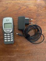 Nokia 3210, Telecommunicatie, Mobiele telefoons | Nokia, Ophalen of Verzenden, Niet werkend, Geen camera, Zilver