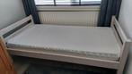 Flexa eenpersoonsbed met hekje /uitvalbeschermer white wash, Huis en Inrichting, Ophalen