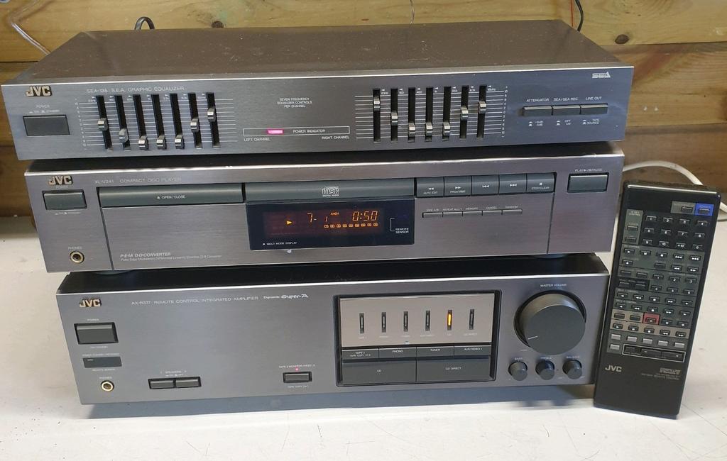 Jvc set versterker ax-r337 cd speler xl-241 equalizer sea135, Ophalen of Verzenden, Cd-speler, JVC