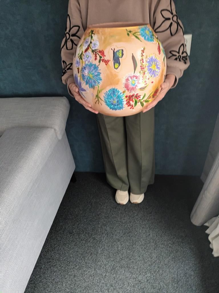 Grote bolvaas handbeschilderd met kolibrie bloemen vlinders, Huis en Inrichting, Woonaccessoires | Vazen, Ophalen, Zo goed als nieuw