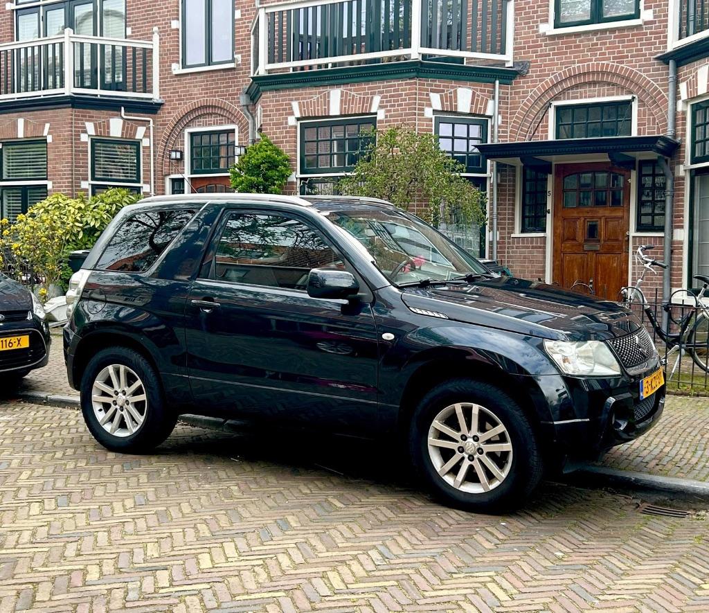 Suzuki Grand Vitara 1.6 3D 2007 Zwart - 83.400KM!!!, Auto's, Suzuki, 1345 kg, Zwart, 4 cilinders, Zwart
