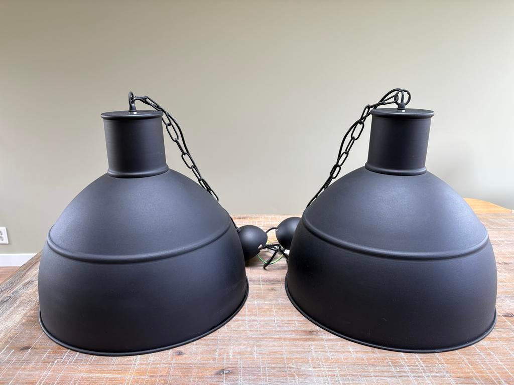 Set van 2 industriële zwarte hanglampen, Ophalen, Zo goed als nieuw, Metaal, Minder dan 50 cm