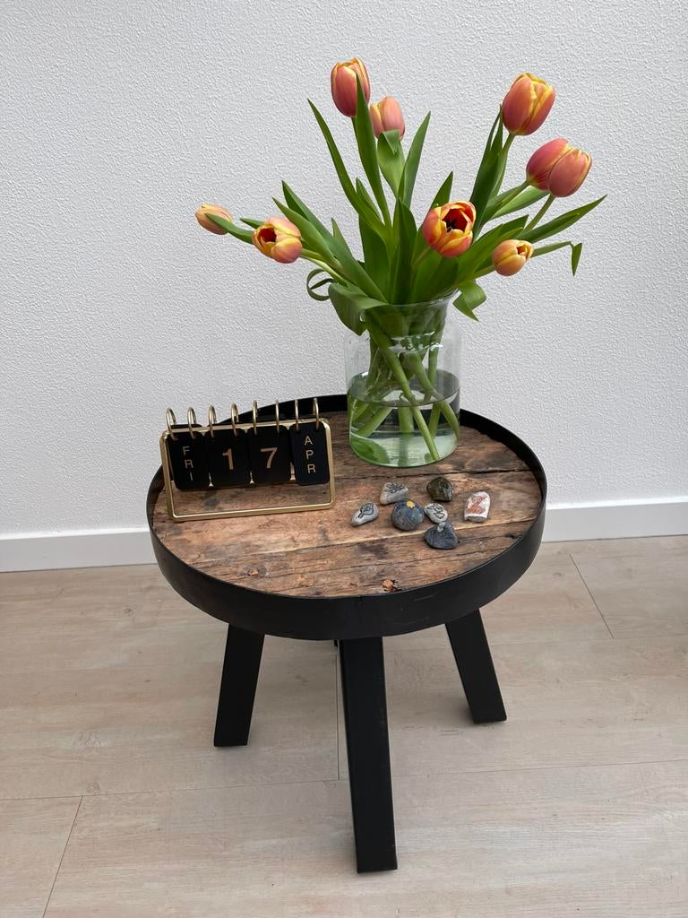 Bijzettafel zwart metaal net hout, Minder dan 55 cm, Rond, Zo goed als nieuw, Ophalen