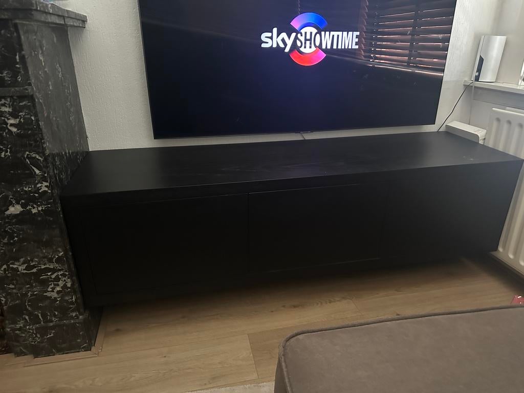 Goossens tv meubel Barcelona - zwart eiken, Ophalen, Met klep(pen), 150 tot 200 cm, Eikenhout