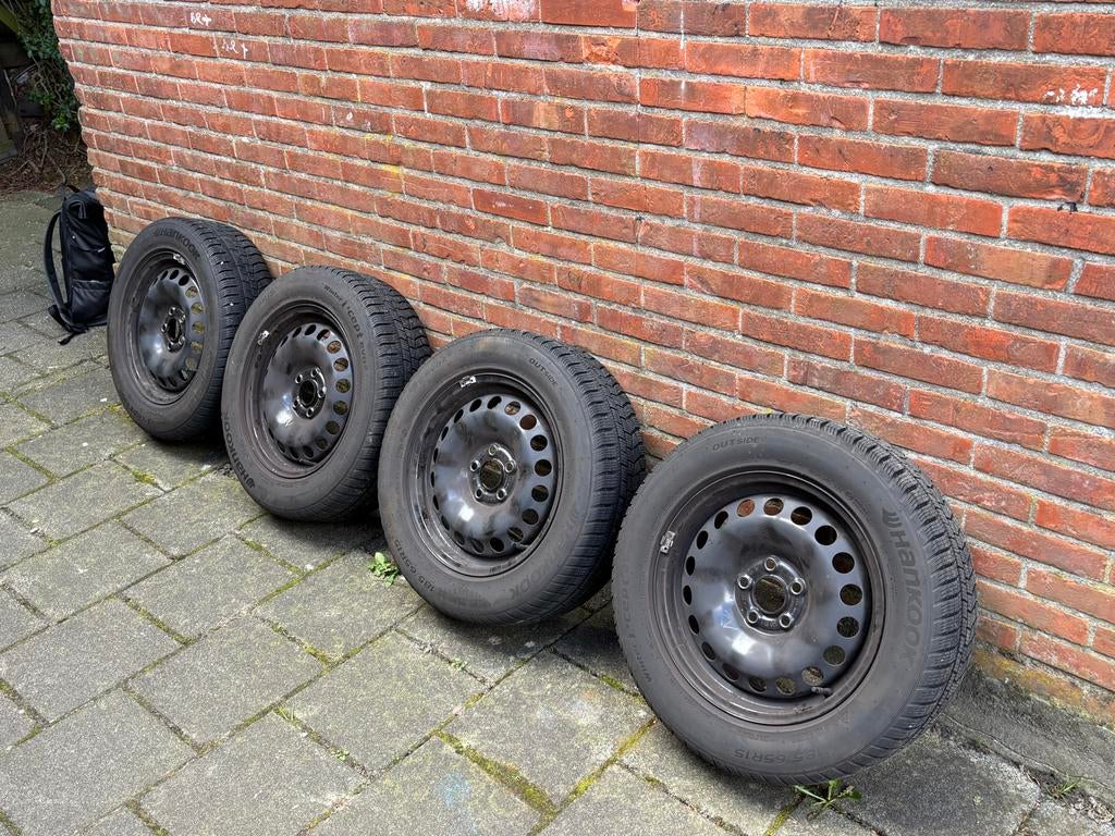 Hankook winterbanden op stalen velg 195/65R15 / VW Polo, Ophalen, Gebruikt, 15 inch, Banden en Velgen