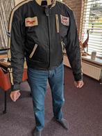 Heren motorjas met wit leer afgewerkt, Ophalen