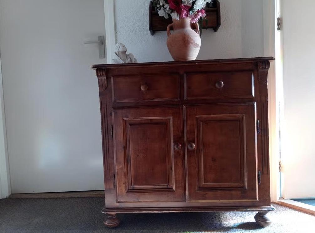 Stevig grenen dressoir / halkastje bolpoten, Ophalen, Gebruikt, Met deur(en), 50 tot 100 cm