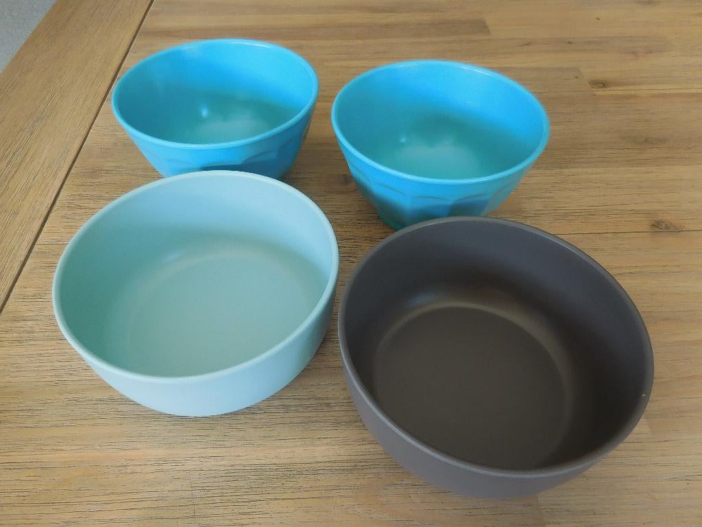 4 kommen. 2 x fancy/nancy en 2 x Royal VKB.  8 euro,, Huis en Inrichting, Keuken | Servies, Overige materialen, Ophalen of Verzenden