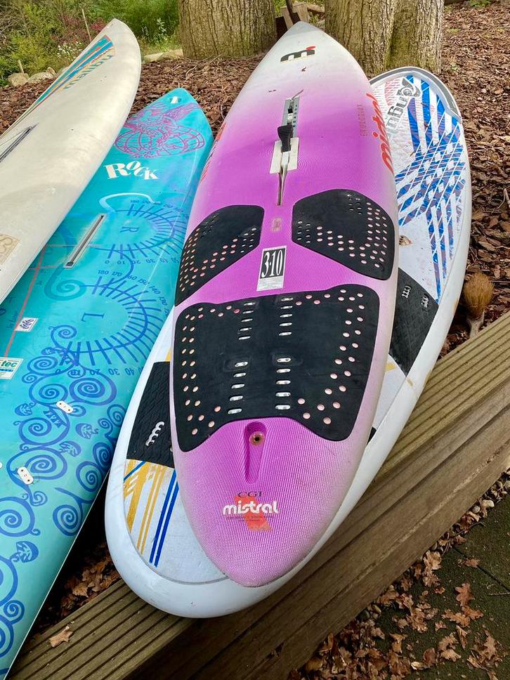 Mistral Evolution Malibu Bic Angulo, Watersport en Boten, Windsurfen, Zo goed als nieuw, Plank, 250 tot 300 cm, 5 tot 7 m², Ophalen of Verzenden