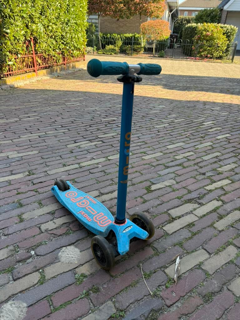 Micro step maxi deluxe met led verlichting, Fietsen en Brommers, Steps, Ophalen, Zo goed als nieuw, Gewone step