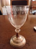 Antiek wijnglas met zilveren voet en gravure, Ophalen