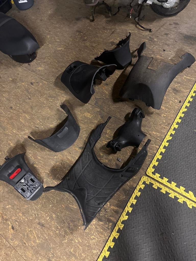 Piaggio Zip binnenkappenset compleet, Ophalen of Verzenden, Gebruikt, Kap, Piaggio