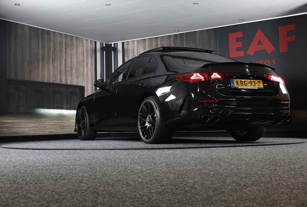 Mercedes-Benz E-klasse 400 e 4MATIC AMG 53 Look / Hyperscree, Auto's, Mercedes-Benz, Automaat, 4 cilinders, 252 pk, Zwart
