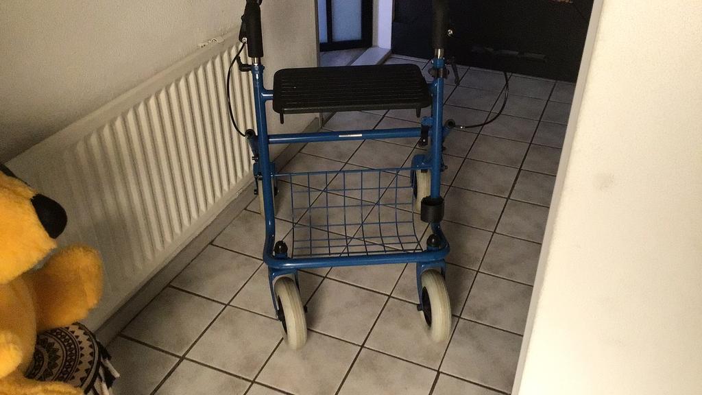 TE KOOP ROLLATOR, Ophalen
