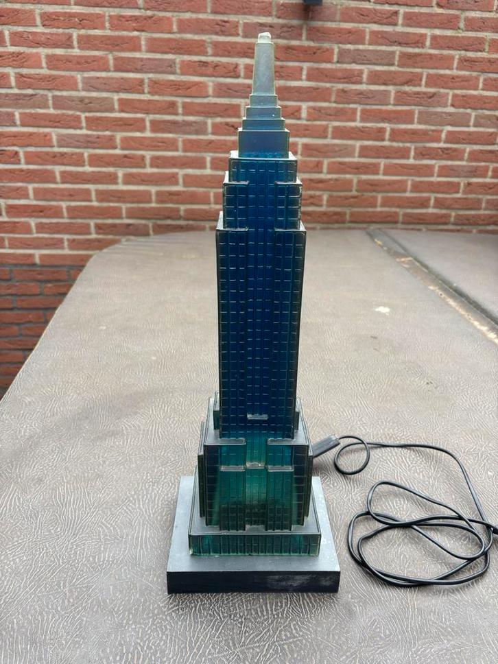 Empire State Building Lamp - 51 cm hoog, Antiek en Kunst, Kunst | Designobjecten, Ophalen of Verzenden