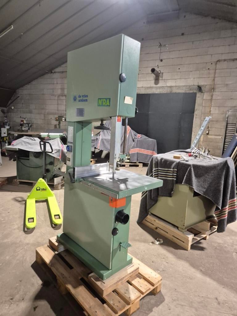 Te koop nra agazzani lintzaag 600 mm wielen als nieuw, 70 mm of meer, Ophalen of Verzenden, Zo goed als nieuw, Lintzaag