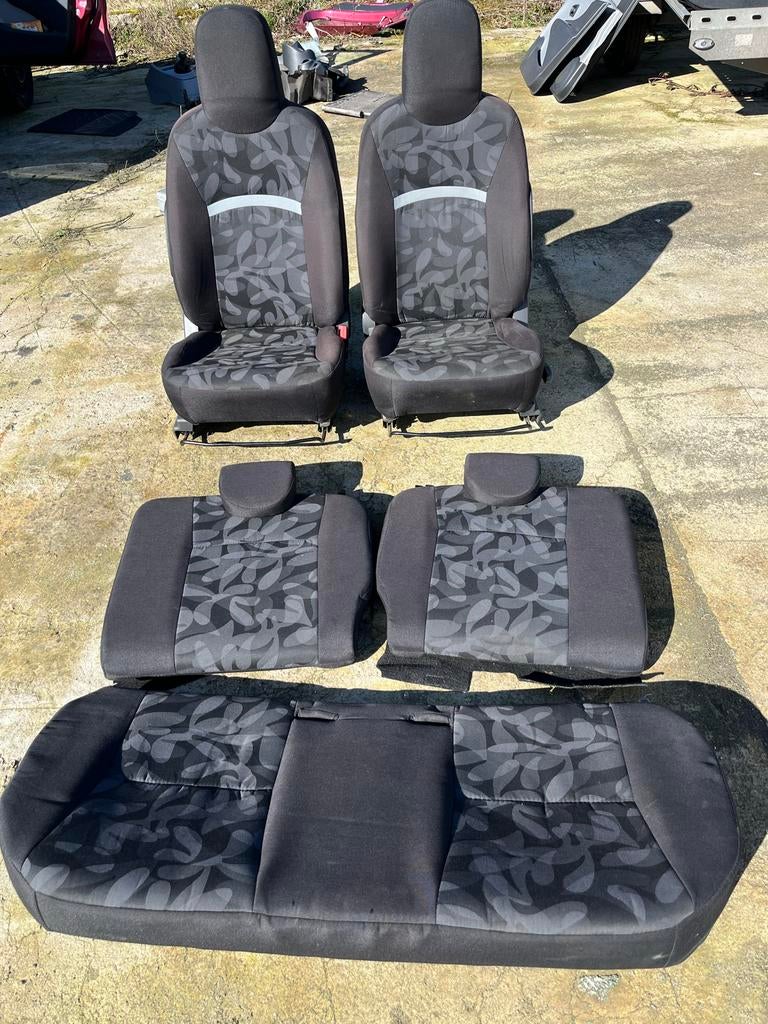 Stoelen en achterbank Suzuki Alto/Nissan Pixo 2009-2014, Auto-onderdelen, Interieur en Bekleding, Ophalen of Verzenden, Gebruikt