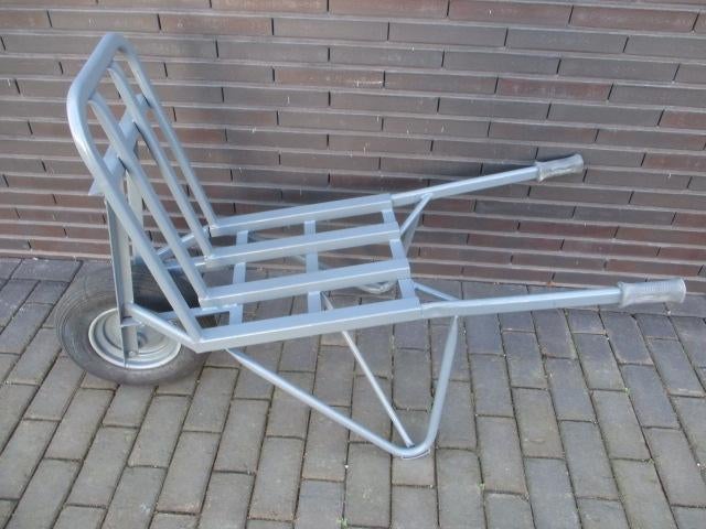 matador kruiwagens  *  steenkruiwagen  *  bakkruiwagen  *, Ophalen, Zo goed als nieuw