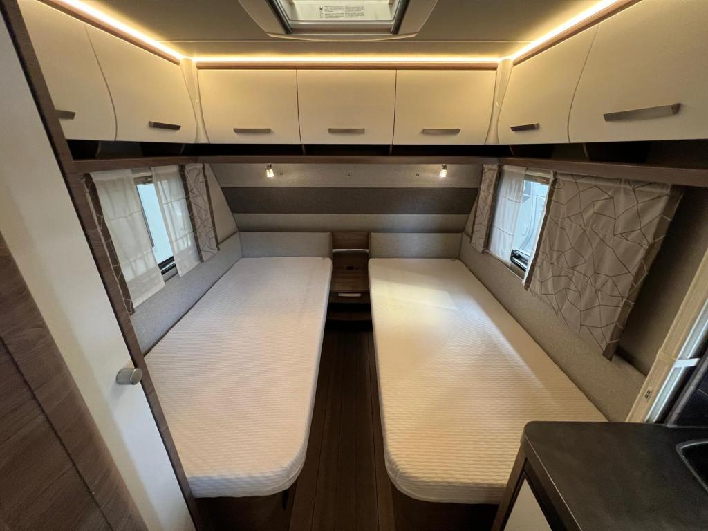 Knaus Sport Silver Selection 500 EU mover, levelsysteem,tent, Caravans en Kamperen, Caravans, Rondzit, Bedrijf, Schokbreker, 5 tot 6 meter