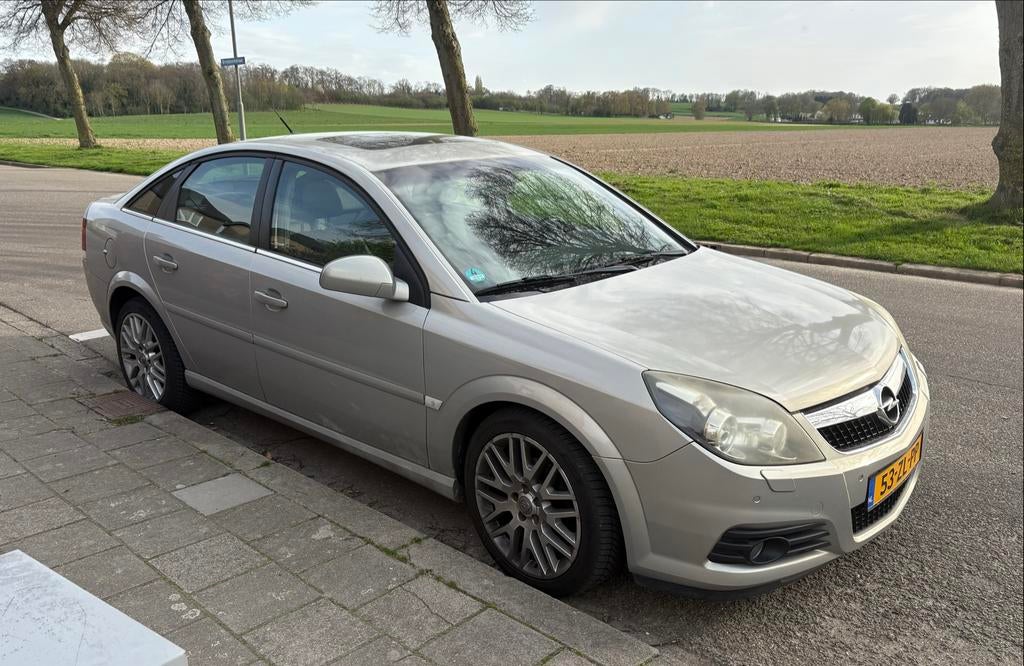Opel Vectra 1.9 2008 NIEUWE APK, Auto's, Opel, Particulier, Vectra, Diesel, C, Hatchback, Handgeschakeld, Origineel Nederlands
