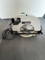 Makita 5704R Cirkelzaag 1200W met koffer, Gebruikt, Cirkelzaag, Ophalen of Verzenden, 30 tot 70 mm