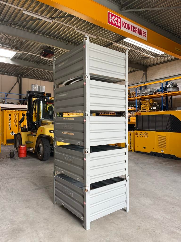 Stevige stalen stapelbakken (5 st.) - gebruikt, Doe-het-zelf en Verbouw, Kratten en Dozen, Gebruikt, Bak of Kist, 100 cm of meer