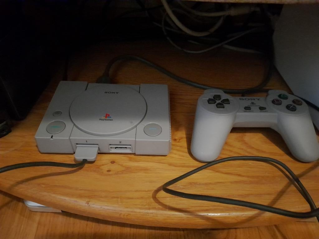 Playstation 1 mini met usb stick met spellen, Spelcomputers en Games, Spelcomputers | Sony PlayStation 1, Ophalen of Verzenden