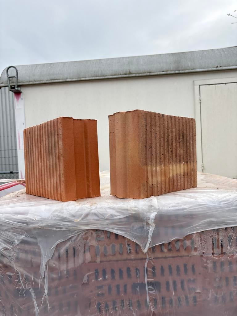 Nieuwe Bakstenen voor Bouwprojecten, Doe-het-zelf en Verbouw, Metselstenen, Ophalen of Verzenden, Zo goed als nieuw, Bakstenen