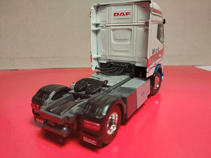 DAF samengesteld model vrachtwagen, Hobby en Vrije tijd, Modelauto's | 1:50, Zo goed als nieuw, Overige merken, Ophalen of Verzenden