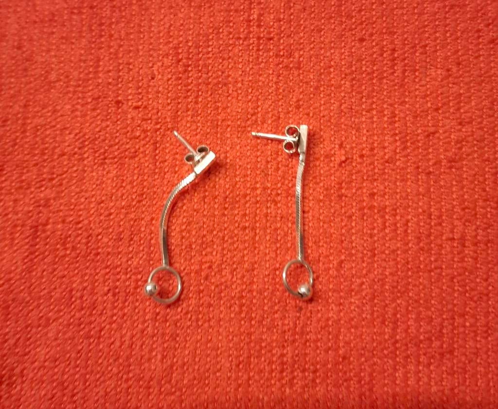 Mooie zilveren oorbellen met hanger, Ophalen of Verzenden, Zo goed als nieuw, Knopjes of Stekers, Zilver