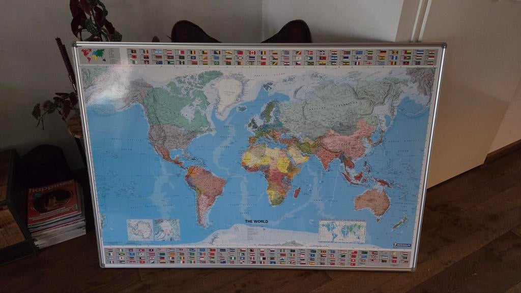 Grote wereldkaart, Ophalen