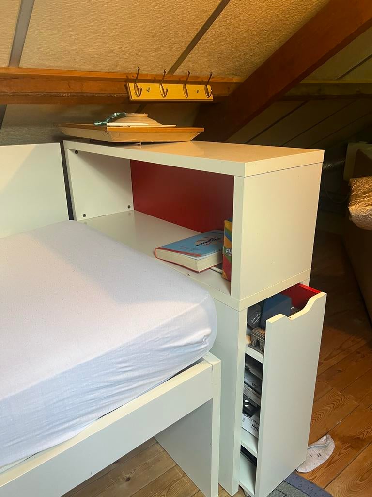 Eenpersoonsbed met opbergruimte en hoofdeinde, Gebruikt, 90 cm, Eenpersoons, Wit