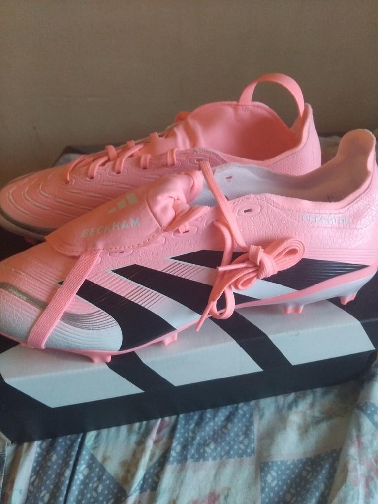 Price only for now.new Adidas Predator Beckham, Maat XS of kleiner, Ophalen of Verzenden, Nieuw, Schoenen