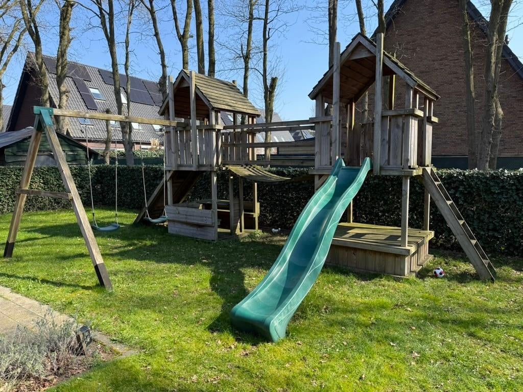 Zeer compleet en groot houten speelhuis, Ophalen, Gebruikt, Hout