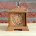 vintage mantel klok 5.05 uur onderzetters, volgnr 16, Ophalen of Verzenden, Gebruikt, Glas of Kopje