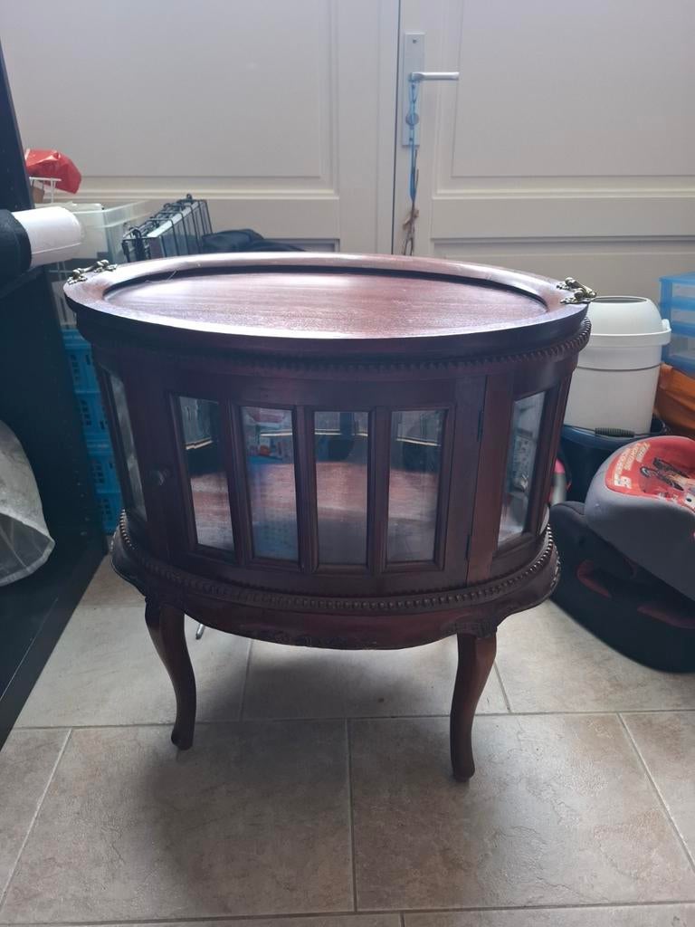 Kersenhouten vitrinekastje met deurtjes aan beide zijden, Ophalen of Verzenden