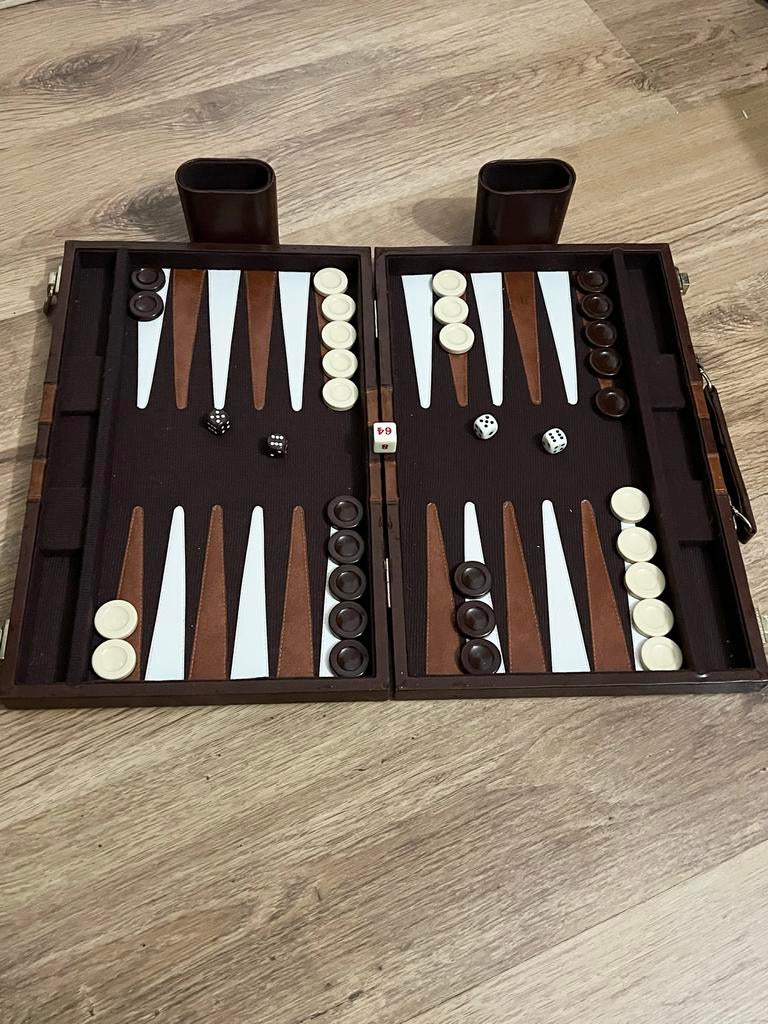 Vintage Backgammon spel in goede staat, Ophalen of Verzenden, Minder dan 500 stukjes, Zo goed als nieuw, Schaken